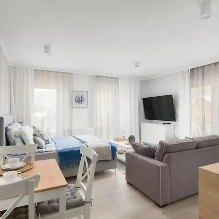 A Comfortable With A Garden For 2 People Apartamento Pobierowo